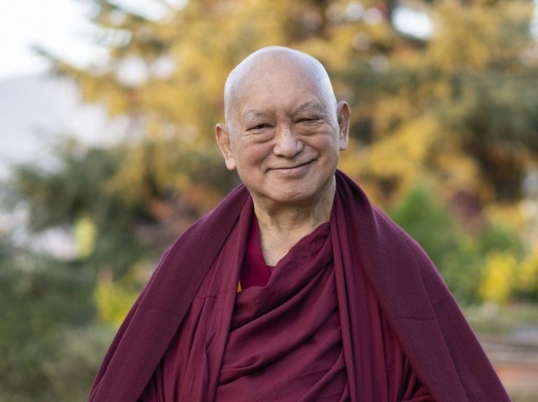 Lama Zopa souriant
