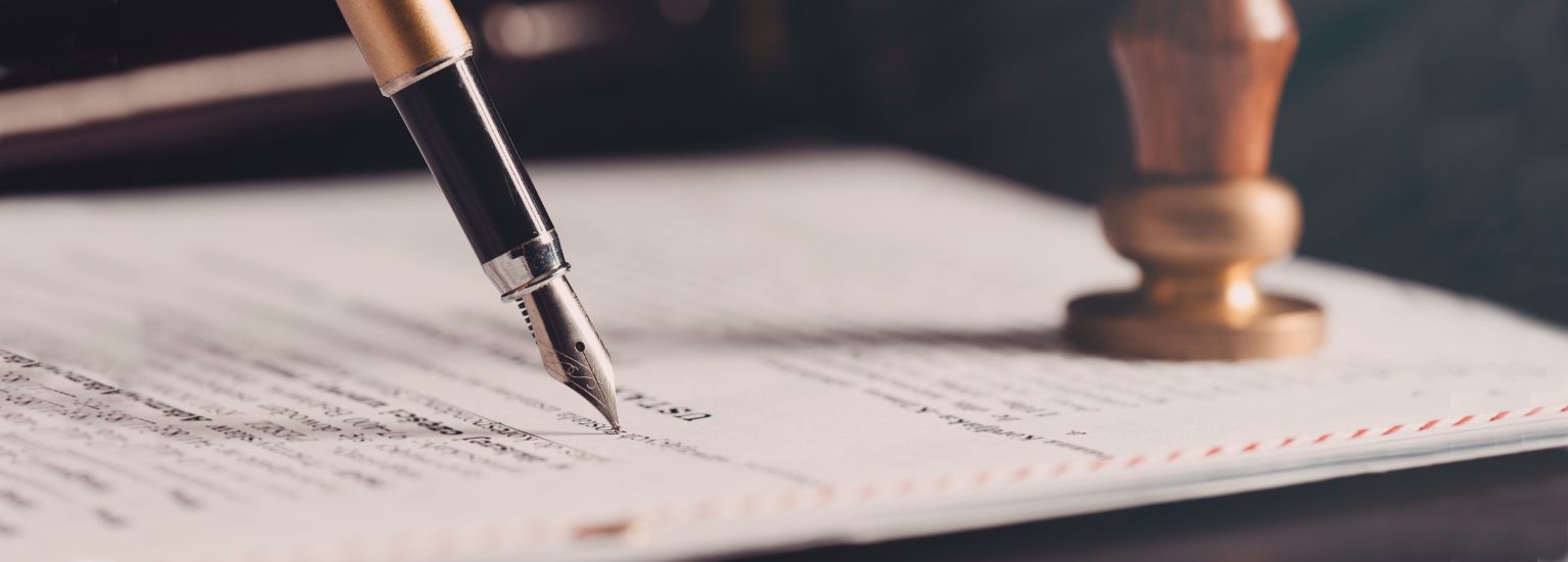 Un stylo plume sur un testament