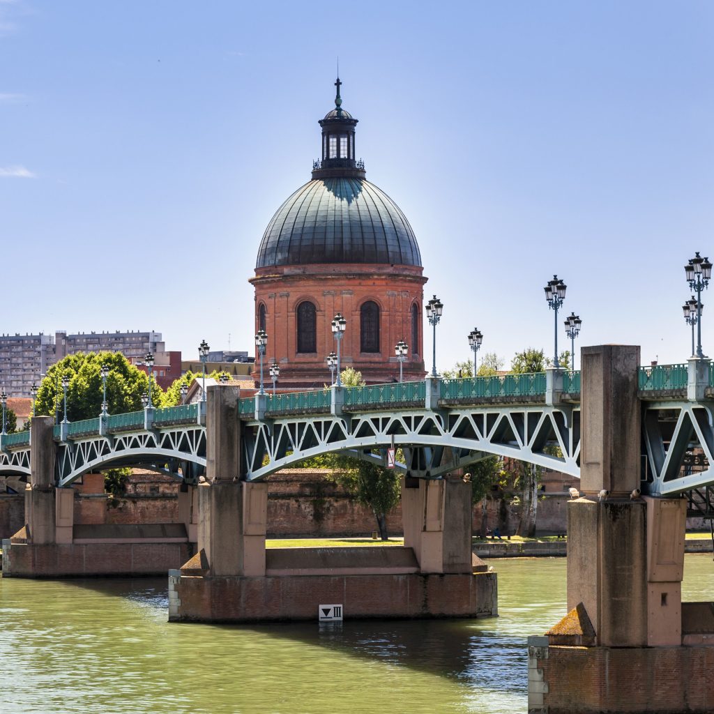 The St Pierre bridge in Toulouse